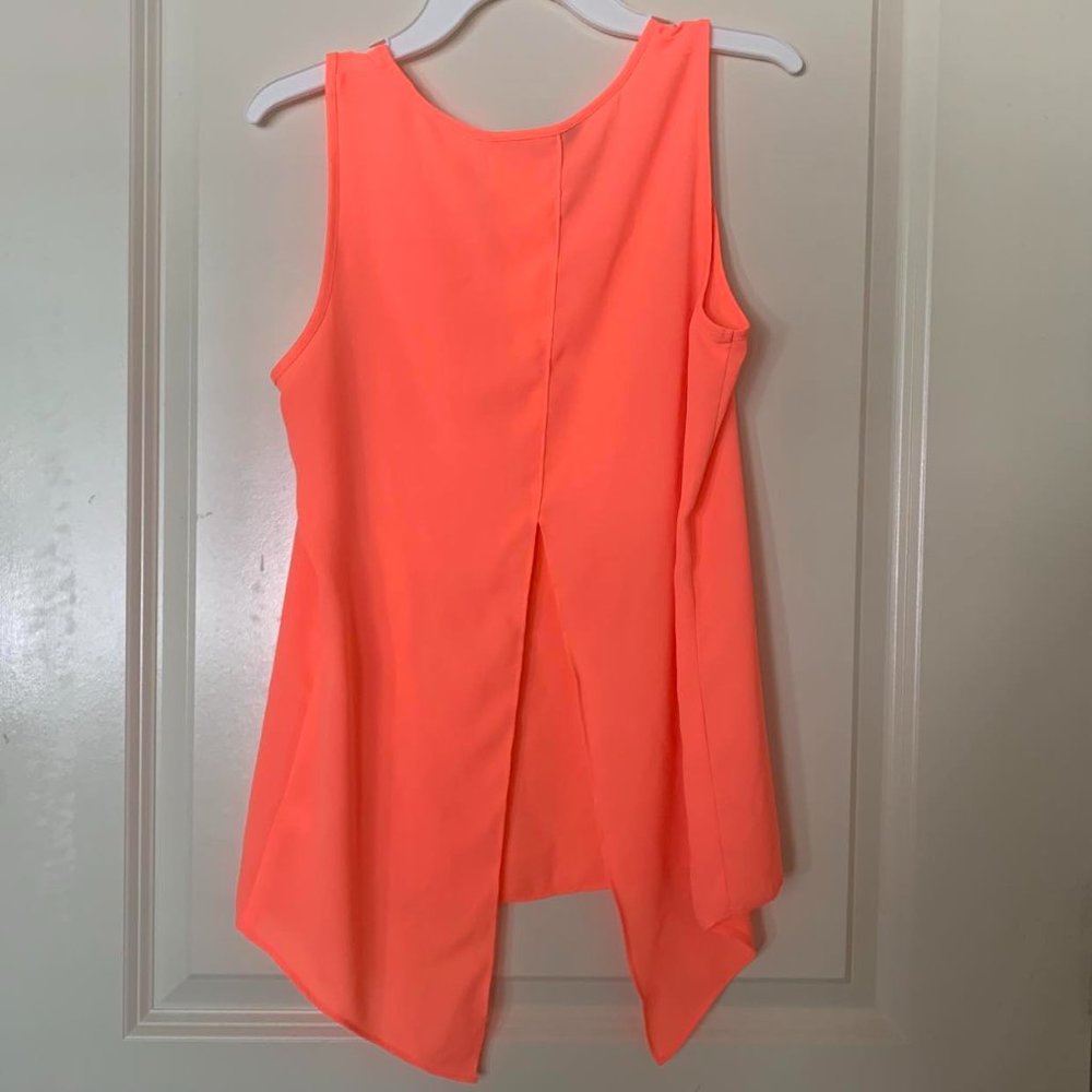 Express Split Back Tank - Picture 2 of 2
